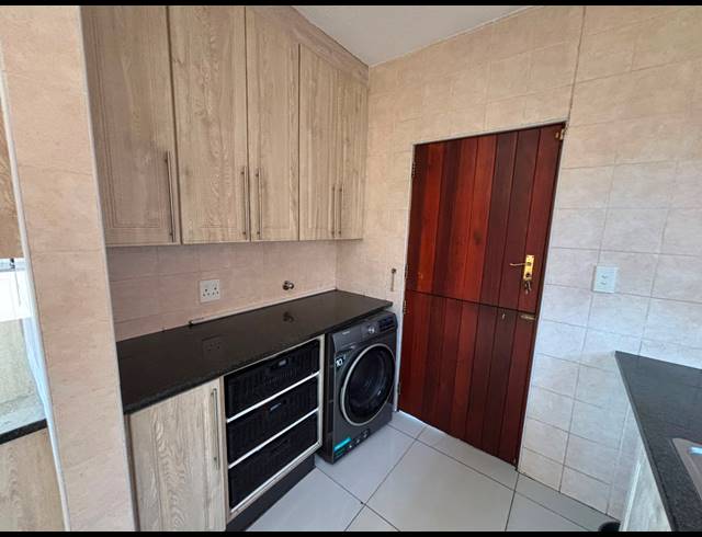 4 BEDROOM HOUSE FOR SALE IN HELDERWYK